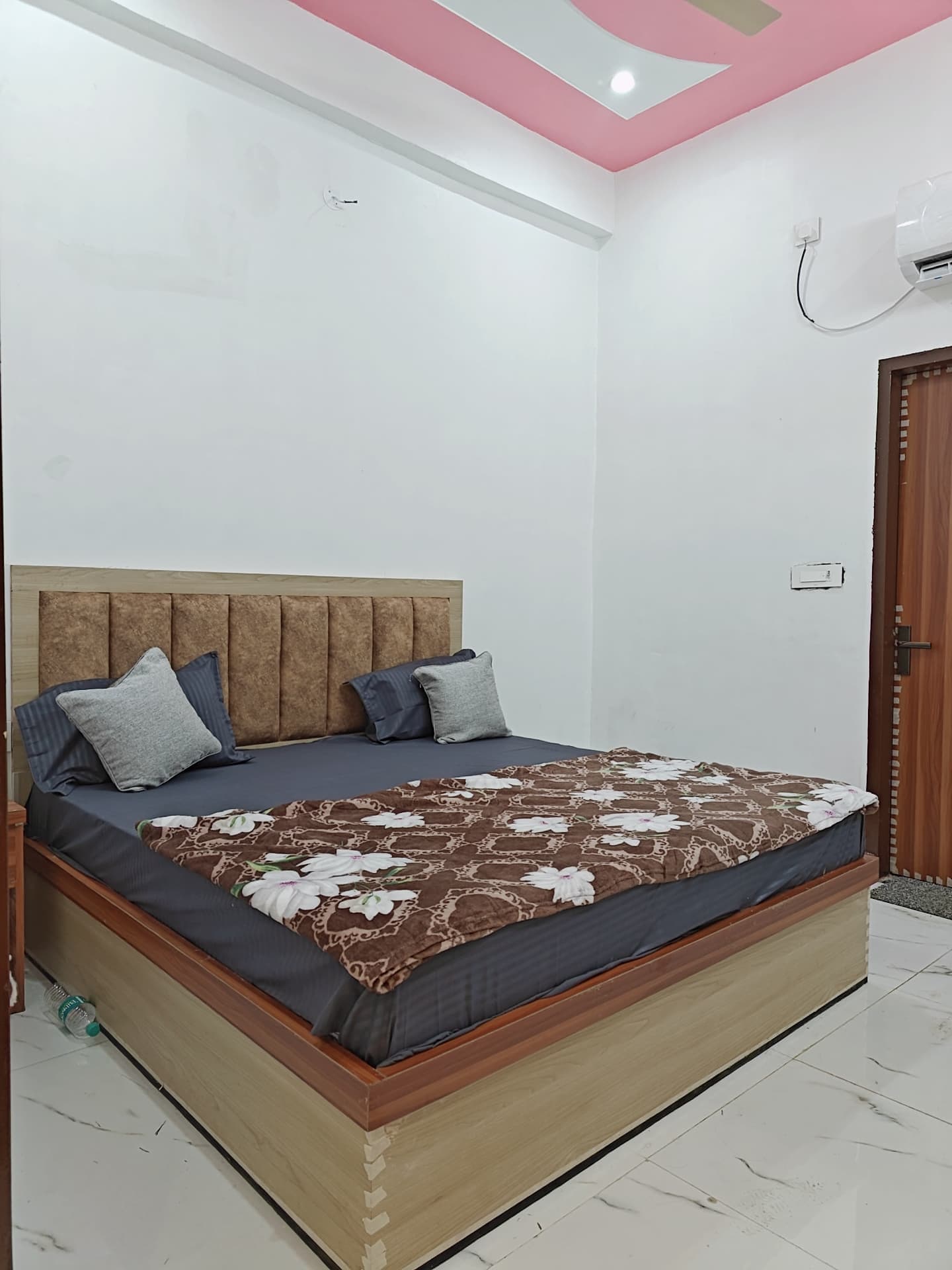 Radharani inn - Tap to explore photos