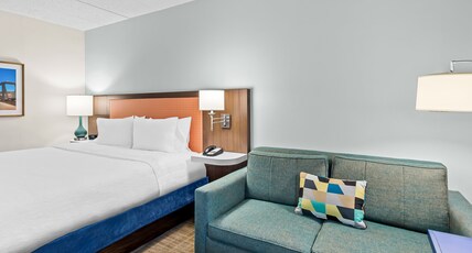 Hampton Inn Chicago-Naperville Room Type - KING STUDY-NON SMOKING