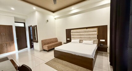 Neelgagan Hotel Janakpuri Room Type - Super Deluxe Room