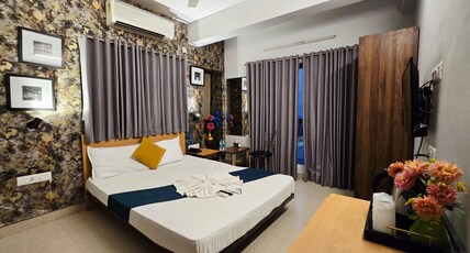 Prime Plaza Newtown Room Type - Deluxe Rooms with Balcony