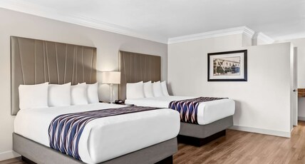 Best Western Garden Inn Room Type - 2 Queen Beds, Mobility Accessible, Communication Assistance, Bathtub, Non-Smoking Best Western Garden Inn Room Type - 2 Queen Beds, Mobility Accessible, Communication Assistance, Bathtub, Non-Smoking