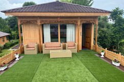 Harmukh Houseboat by Stay Pattern