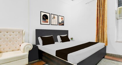 OYO Collection O Vrindavan Yojna Lucknow Formerly Khushboo Palace Room Type - Classic