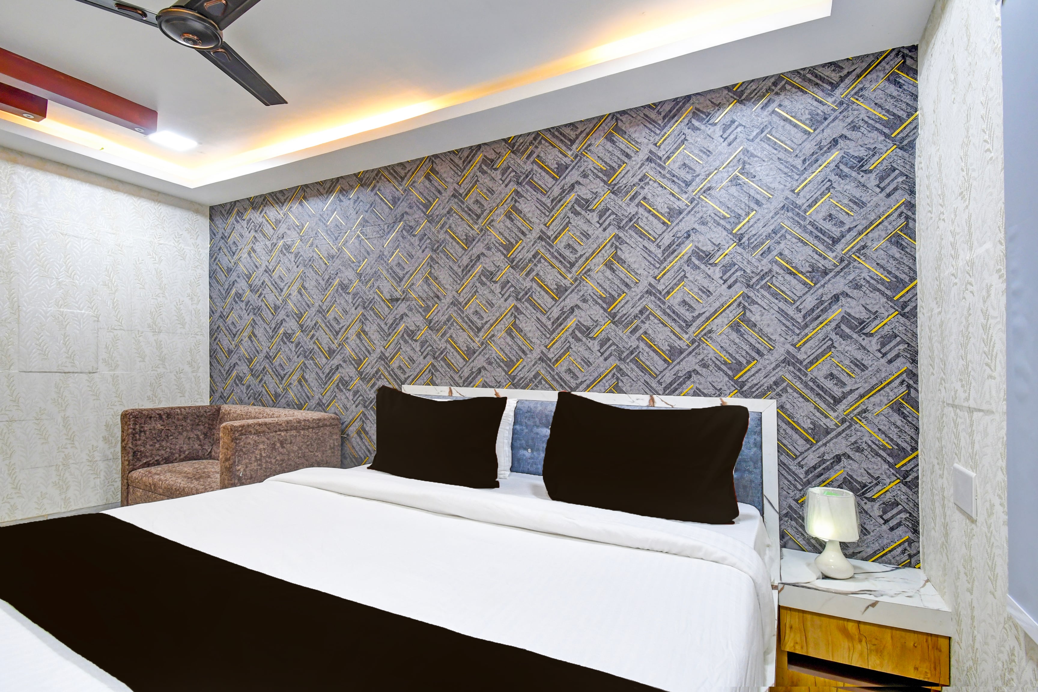 Super Hotel O Maa Bhubaneswari Hotel - Tap to explore photos