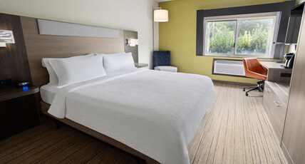 Holiday Inn Express Stony Brook, an IHG Hotel Room Type - 1 King Standard