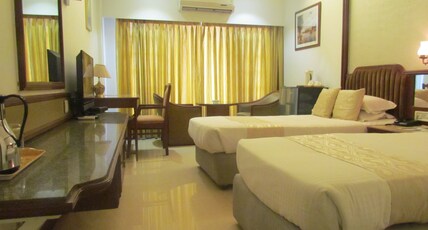 HOTEL KOHINOOR PARK Room Type - Deluxe AC