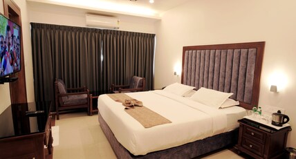 Alleppey Prince Hotel Room Type - Deluxe Room