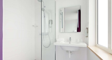 ibis Styles Calais Centre Room Type - Standard Room with one double bed