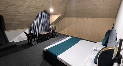 Zikra Home Stay Room Type - ROOM NO 108
