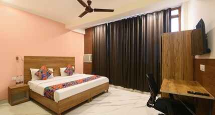 FabHotel Royal Inn II Room Type - Deluxe Room FabHotel Royal Inn II Room Type - Deluxe Room