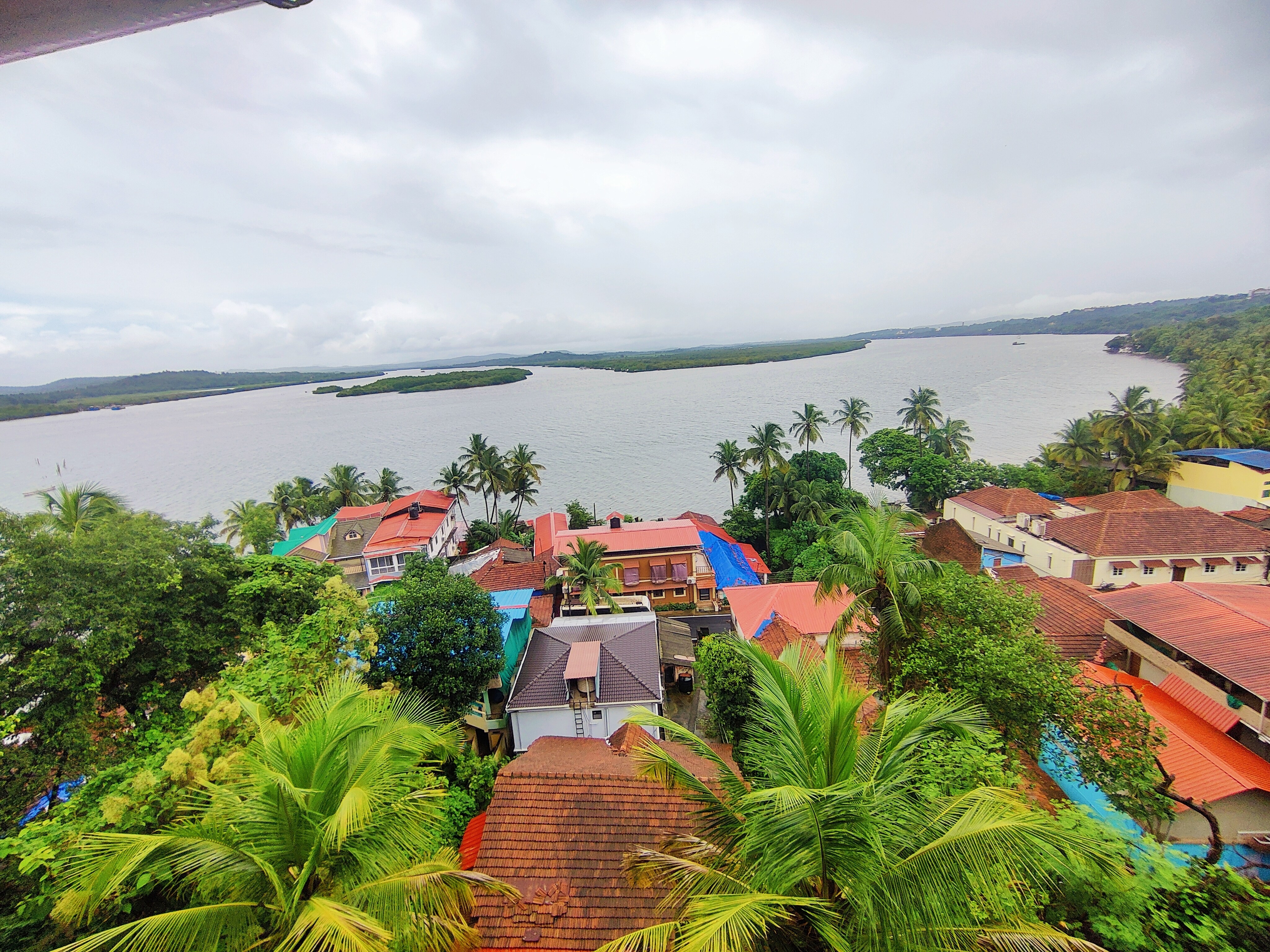 EKAAR - Tap to explore photos