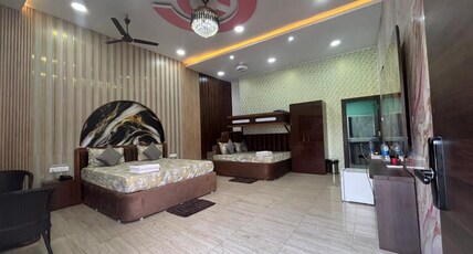 Midwaay Resort, Patratu Room Type - Quad Room ( Family Room with 2 double beds)