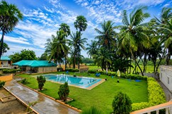 HOTEL PALMS