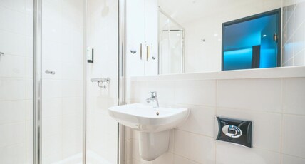 Point A Liverpool Street Room Type - Classic Double with Window