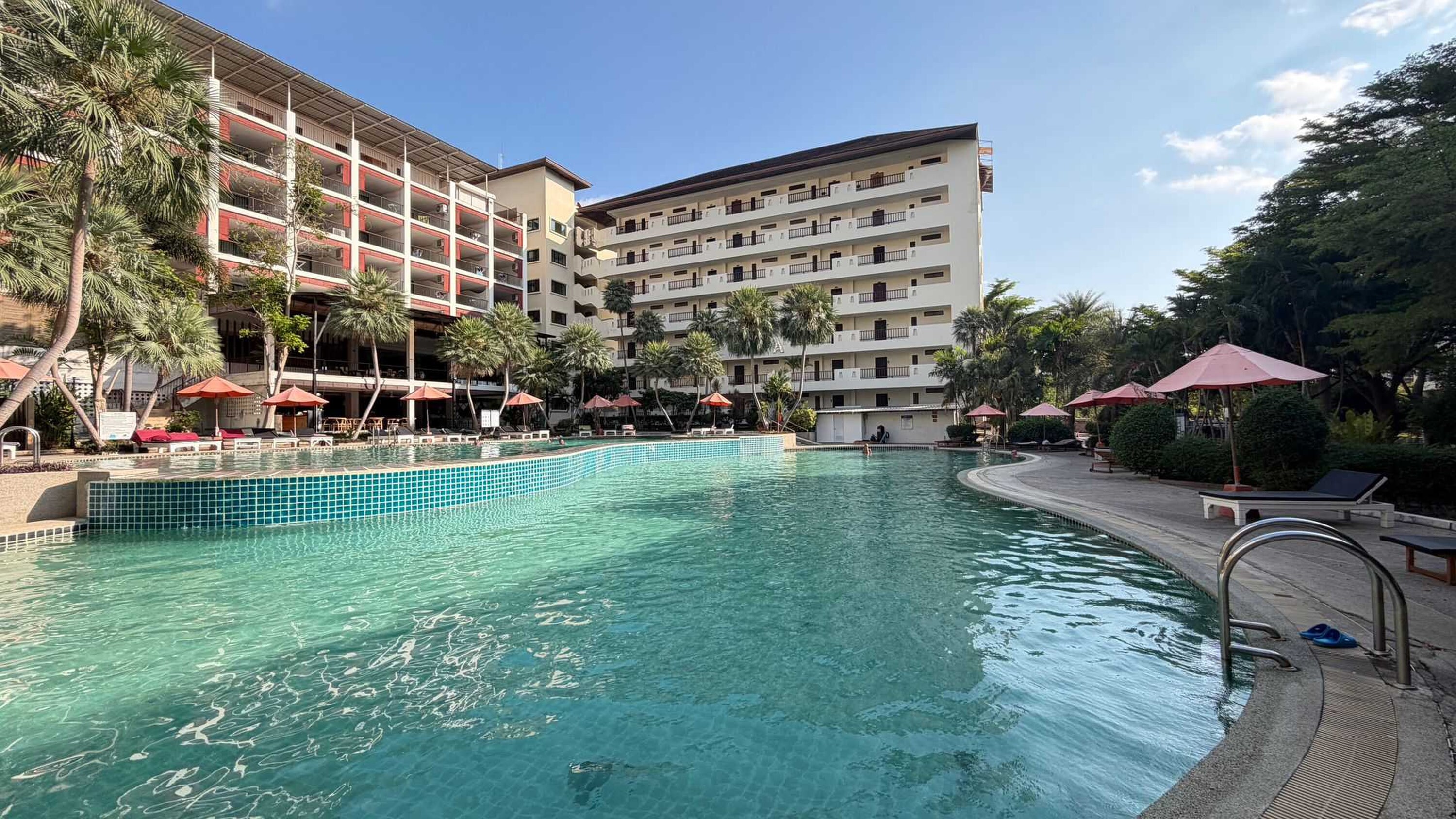 Sunday Wongamat Privacy Pattaya - Tap to explore photos