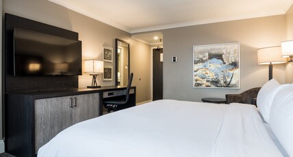 Crowne Plaza Moncton-Downtown, an IHG Hotel Room Type - 1 King Standard