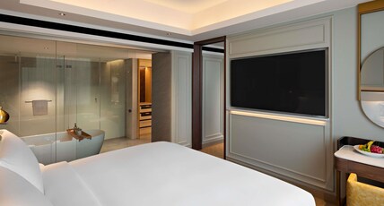 Movenpick Hotel Jakarta City Centre Room Type - DELUXE SUITE, 1 King Size Bed Movenpick Hotel Jakarta City Centre Room Type - DELUXE SUITE, 1 King Size Bed