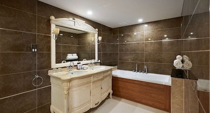 DoubleTree By Hilton Hotel & Spa Liverpool Room Type - KING GUEST ROOM