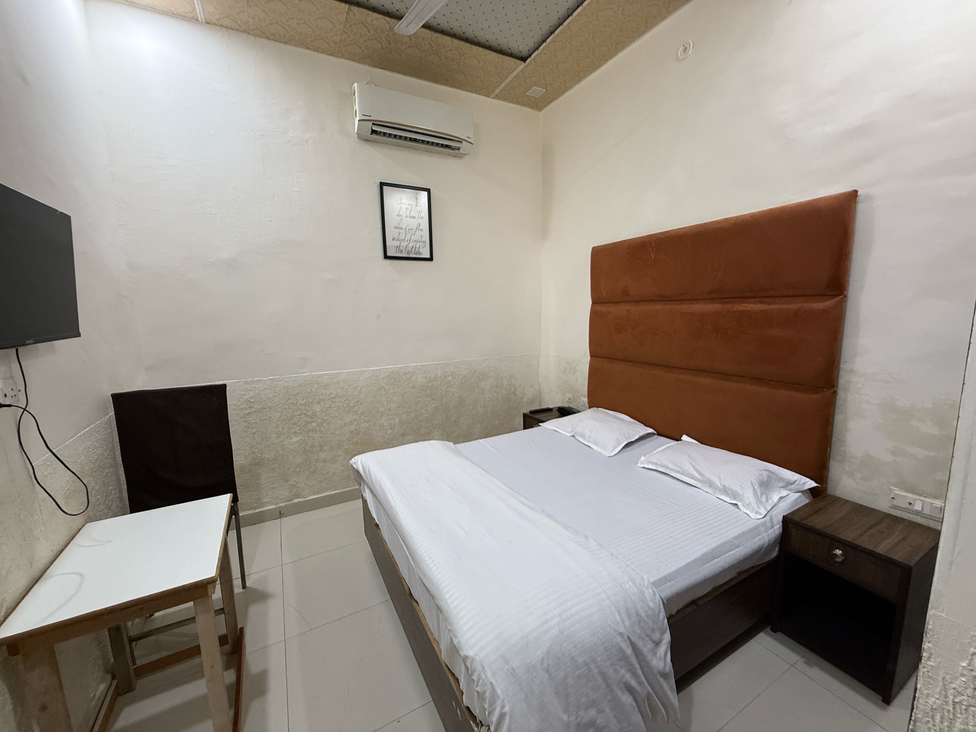 Hotel O Park's Hotel - Tap to explore photos