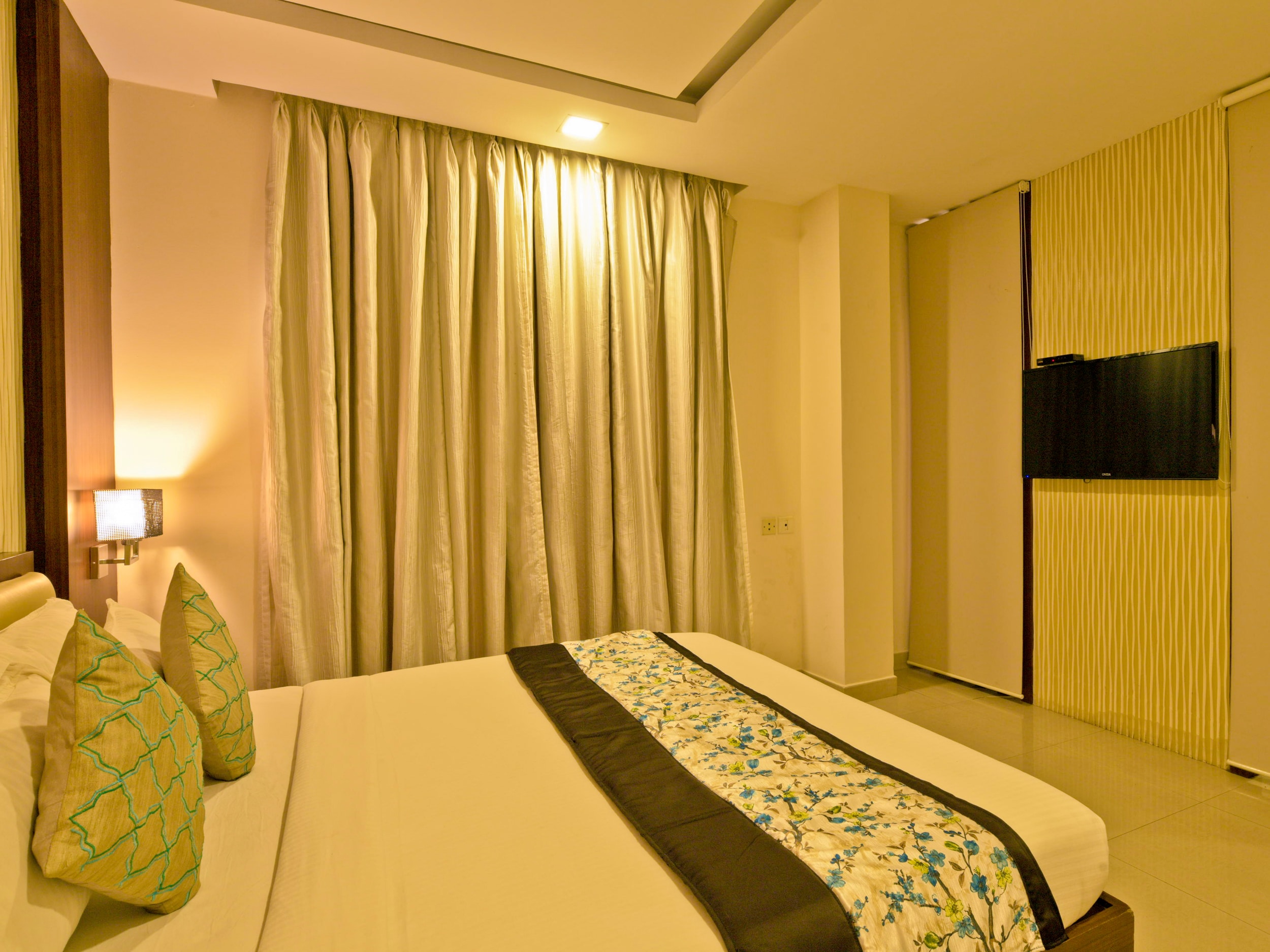 Broad Bean - Tap to explore photos