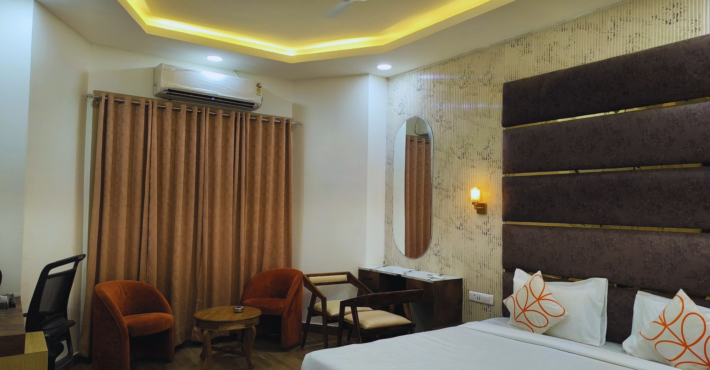 ORCHHA RIVER STONE RESORT - Tap to explore photos
