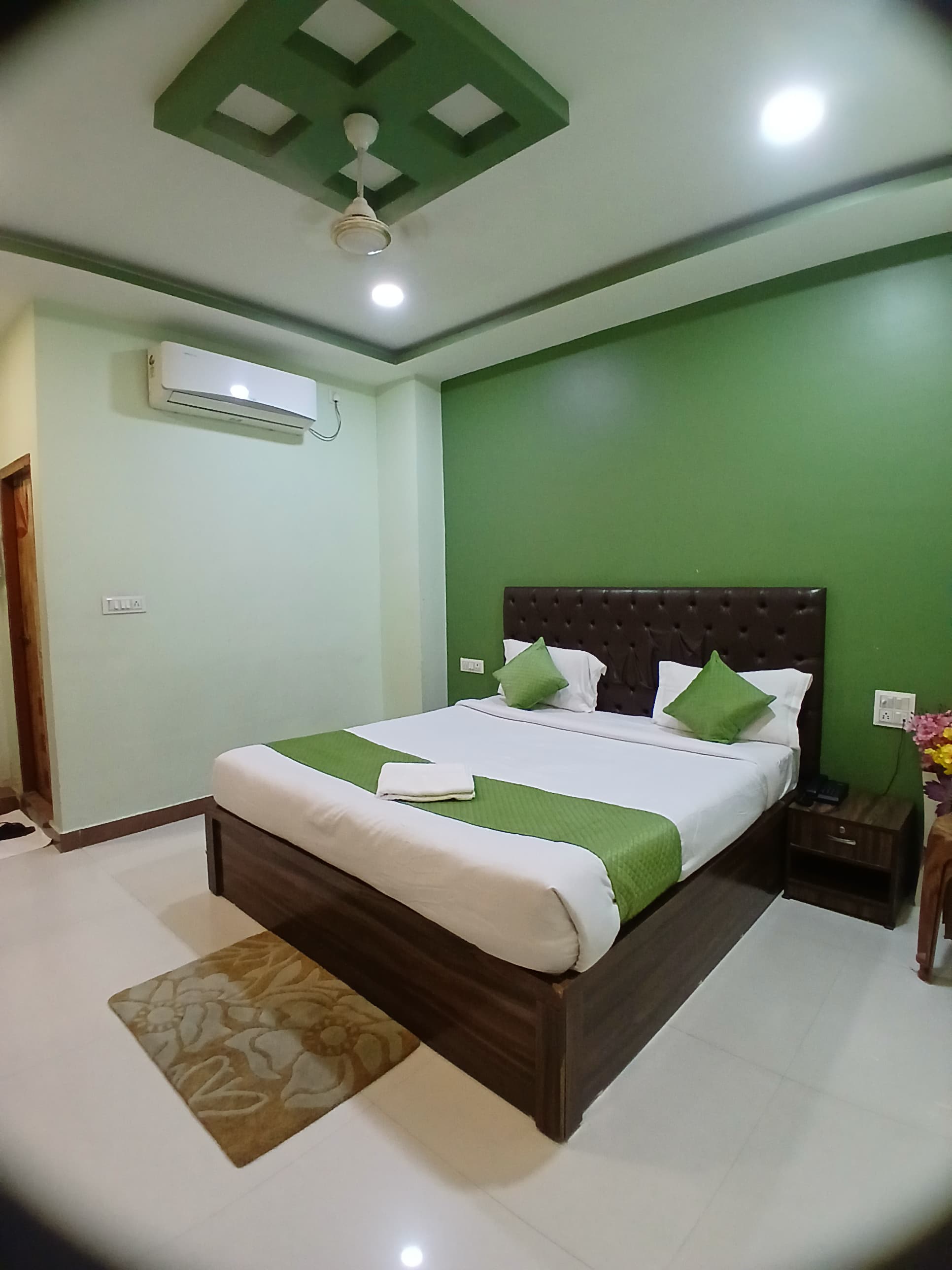 Hotel Mahaveer Paradise Bilaspur - Tap to explore photos