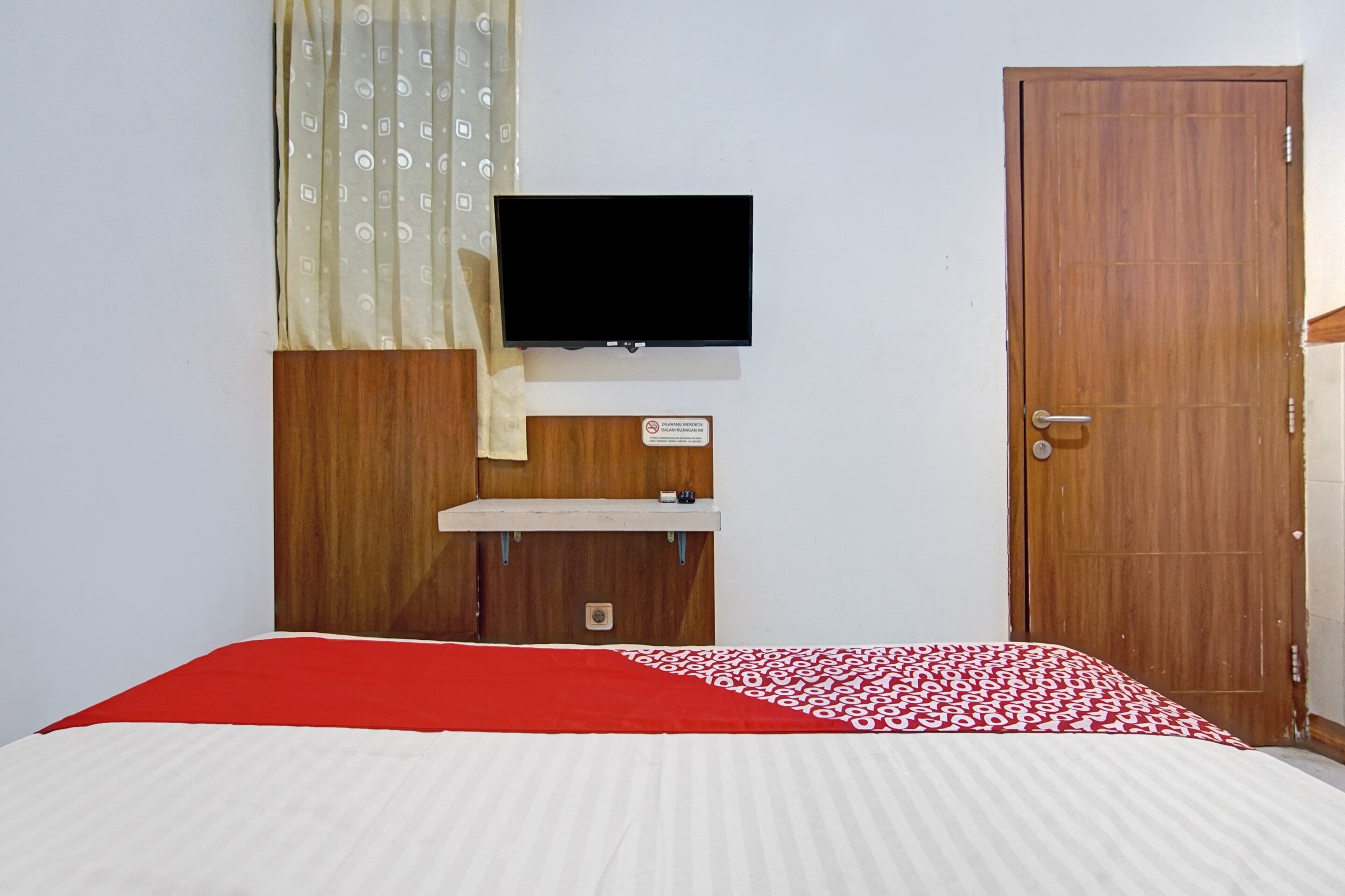 Hotel O Mall Of Indonesia - Tap to explore photos