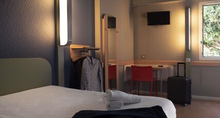 Ibis Budget Arles Sud Fourchon Room Type - Double Room with a large bed for 2 people