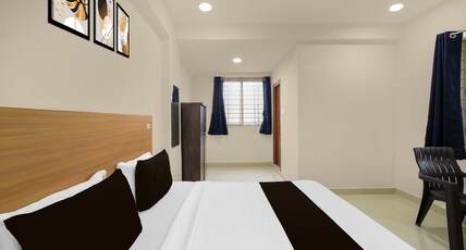 Hotel O SVR Grand Luxury Rooms Room Type - Classic