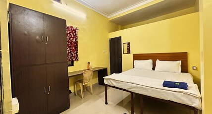 Hotel Saanvi Inn Room Type - Deluxe Non AC Room