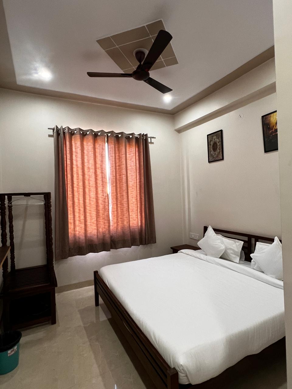 Bhavya Guest House Reengus |60 Mtrs from Reengus Railway Station - Tap to explore photos