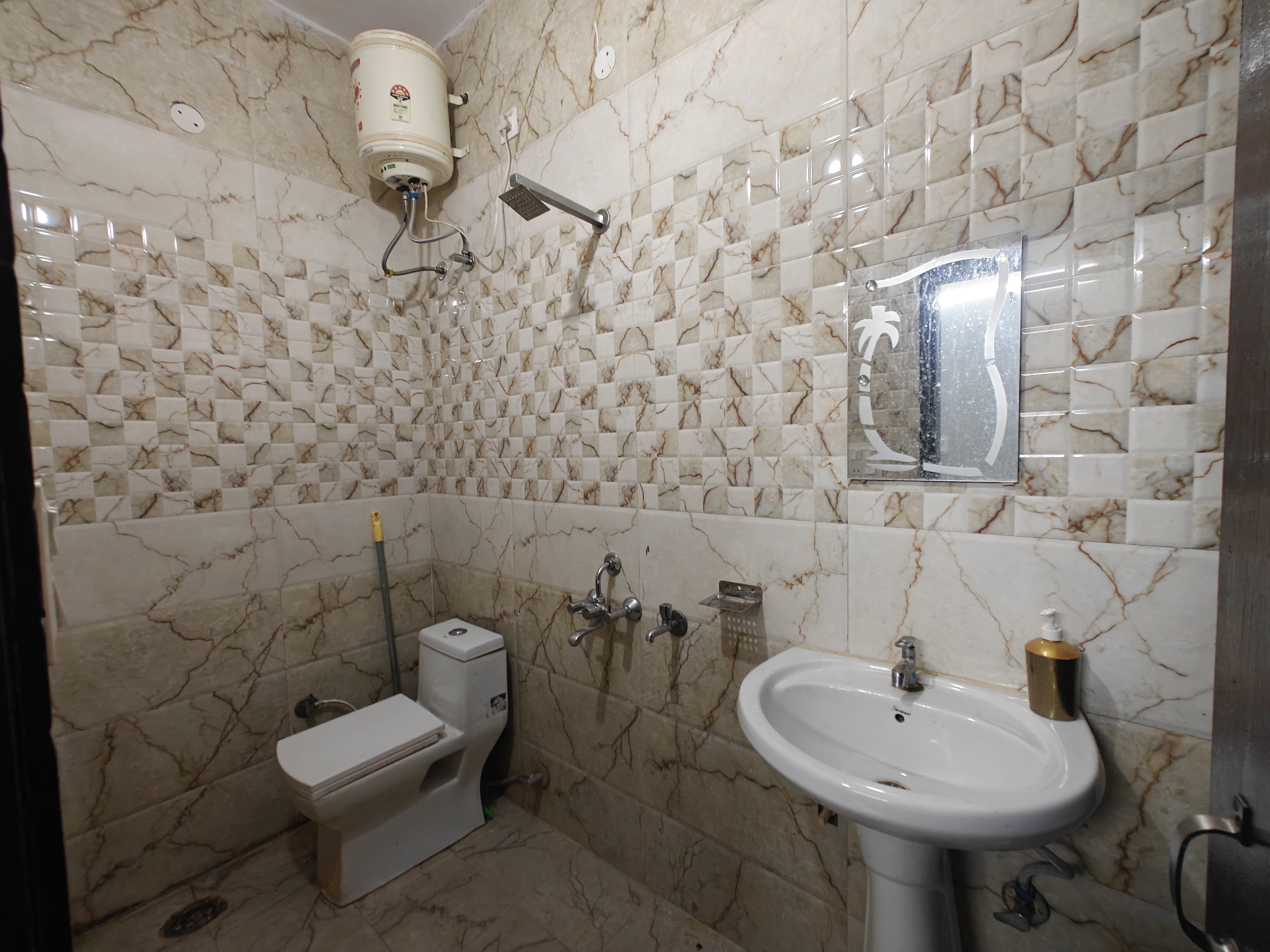 1 BHK CASA STAYS - Tap to explore photos