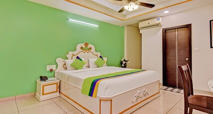 Treebo Raj Elegance Manyata Tech Park Room Type - Deluxe Room