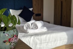 The Ross Harriet View