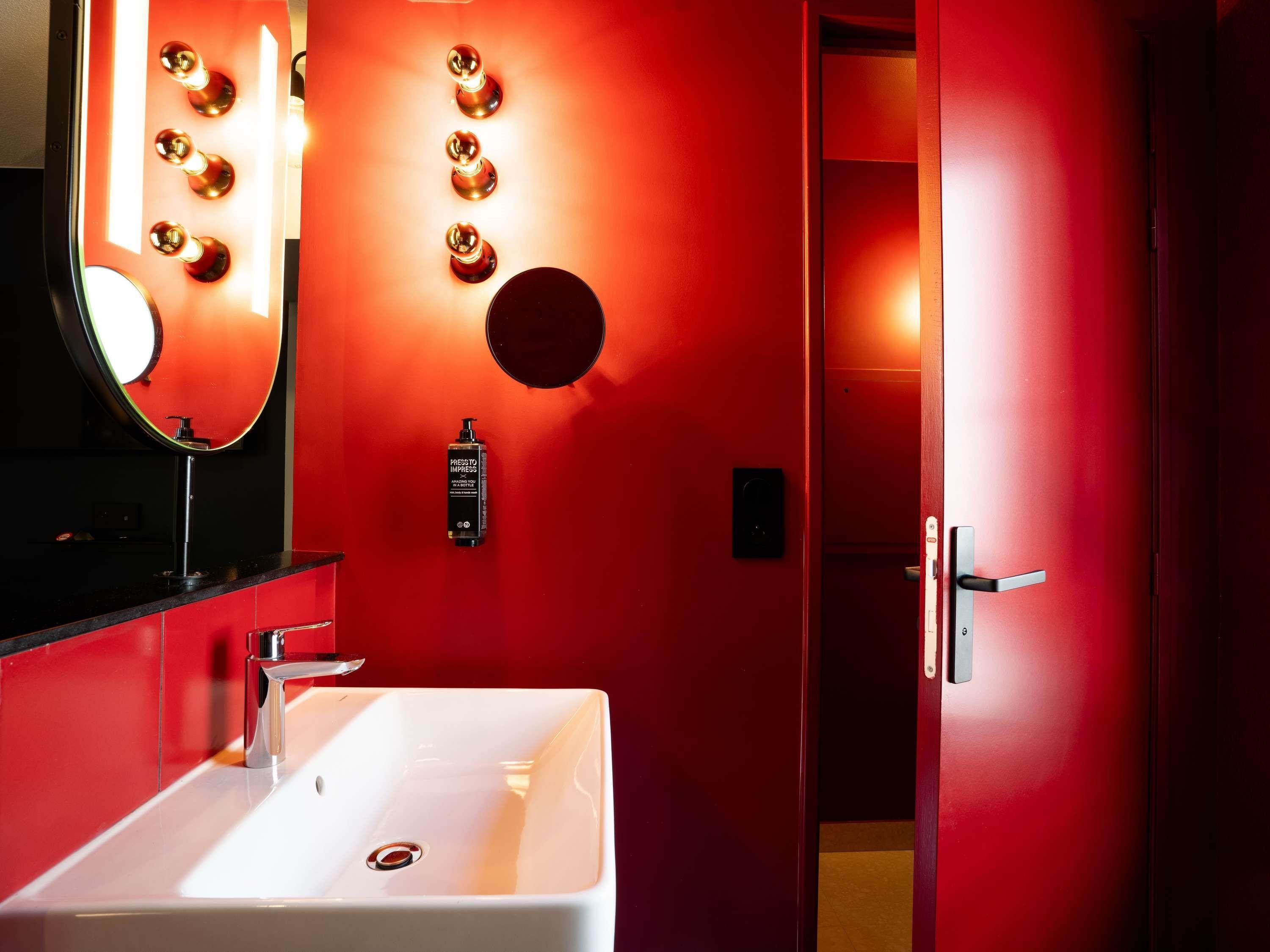 ibis Styles Bourg en Bresse - Tap to explore photos