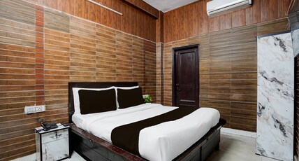 Collection O Hindon Airport Ghaziabad Room Type - Deluxe