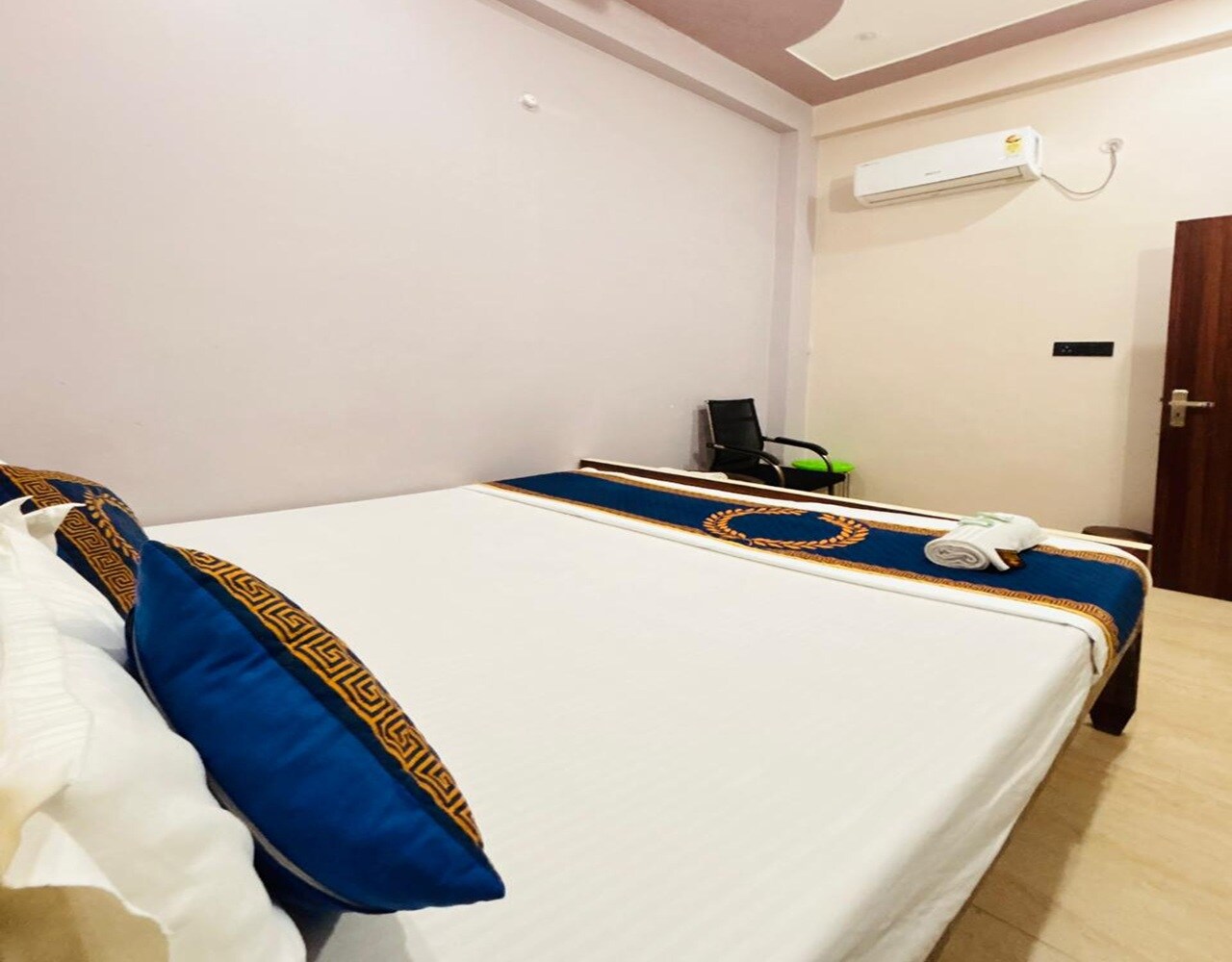 Hotel Ramsetu Palace - Tap to explore photos