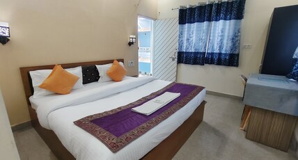 Shree Yoga Mandir Guest House Room Type - Ganga deluxe River View