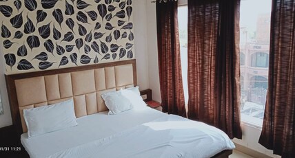 Hotel Vedant Inn By WB INN Room Type - Deluxe Room