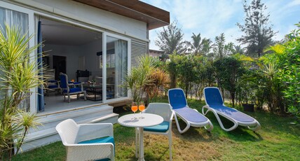 Living Room Beach Resort Room Type - The LR Suite