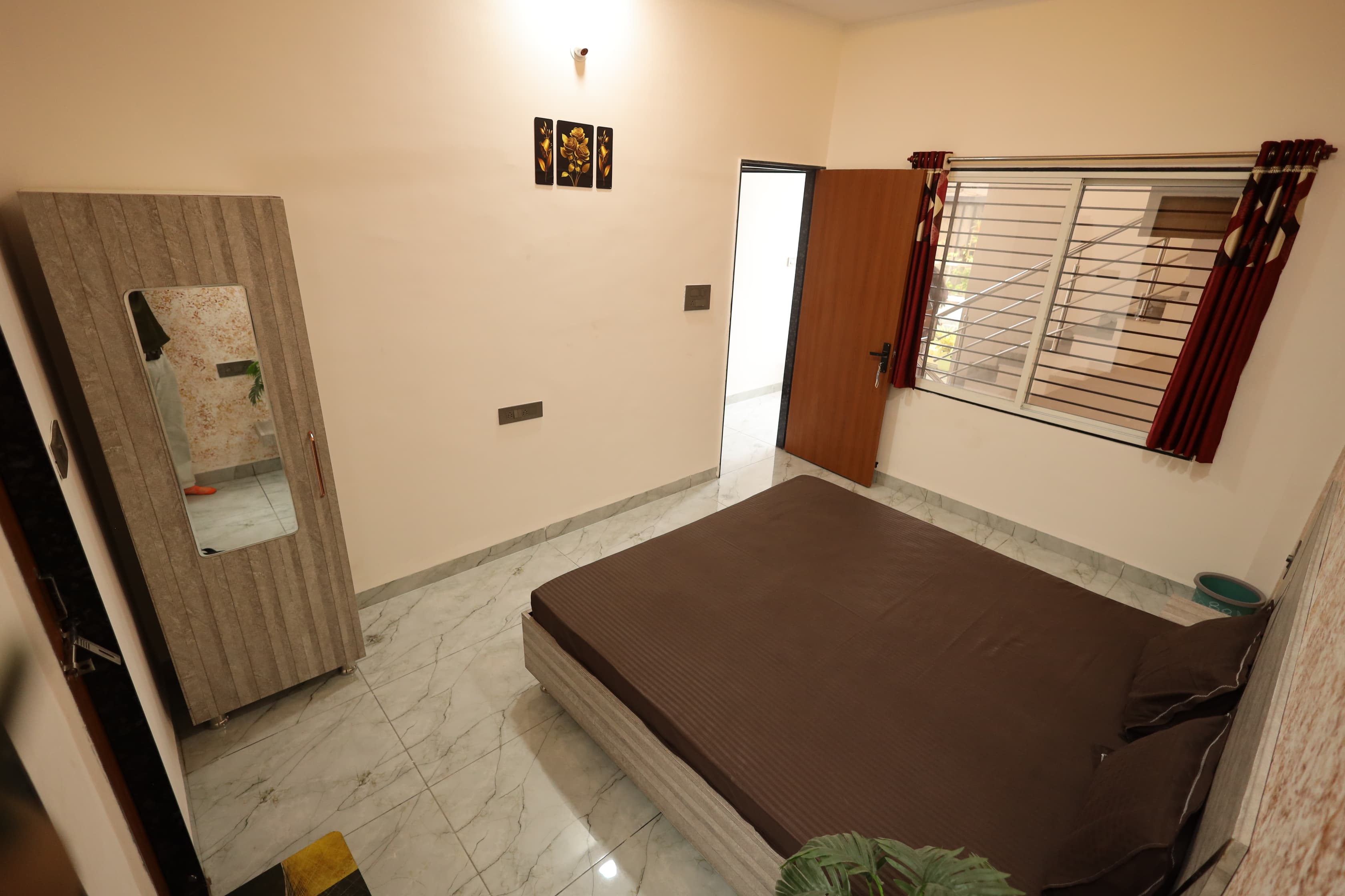 Rudraksh Homestay - Tap to explore photos
