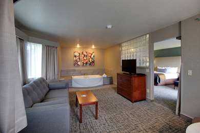 Best Western Harbour Pointe Lakefront