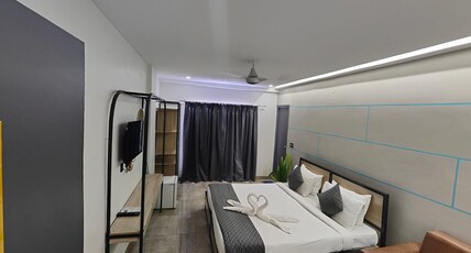 Restel Studio Flats In Madhapur Room Type - Luxury Room with Balcony and Sofa