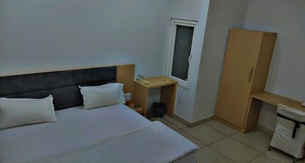 MMAZZ HOTEL Room Type - Standard Non AC Room