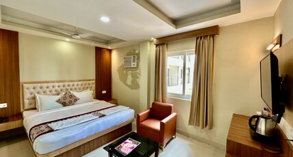 Hotel Star Room Type - DELUXE ROOM