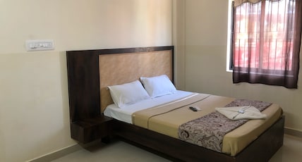VEEKAY LODGE Room Type - DELUXE DOUBLE ROOM VEEKAY LODGE Room Type - DELUXE DOUBLE ROOM