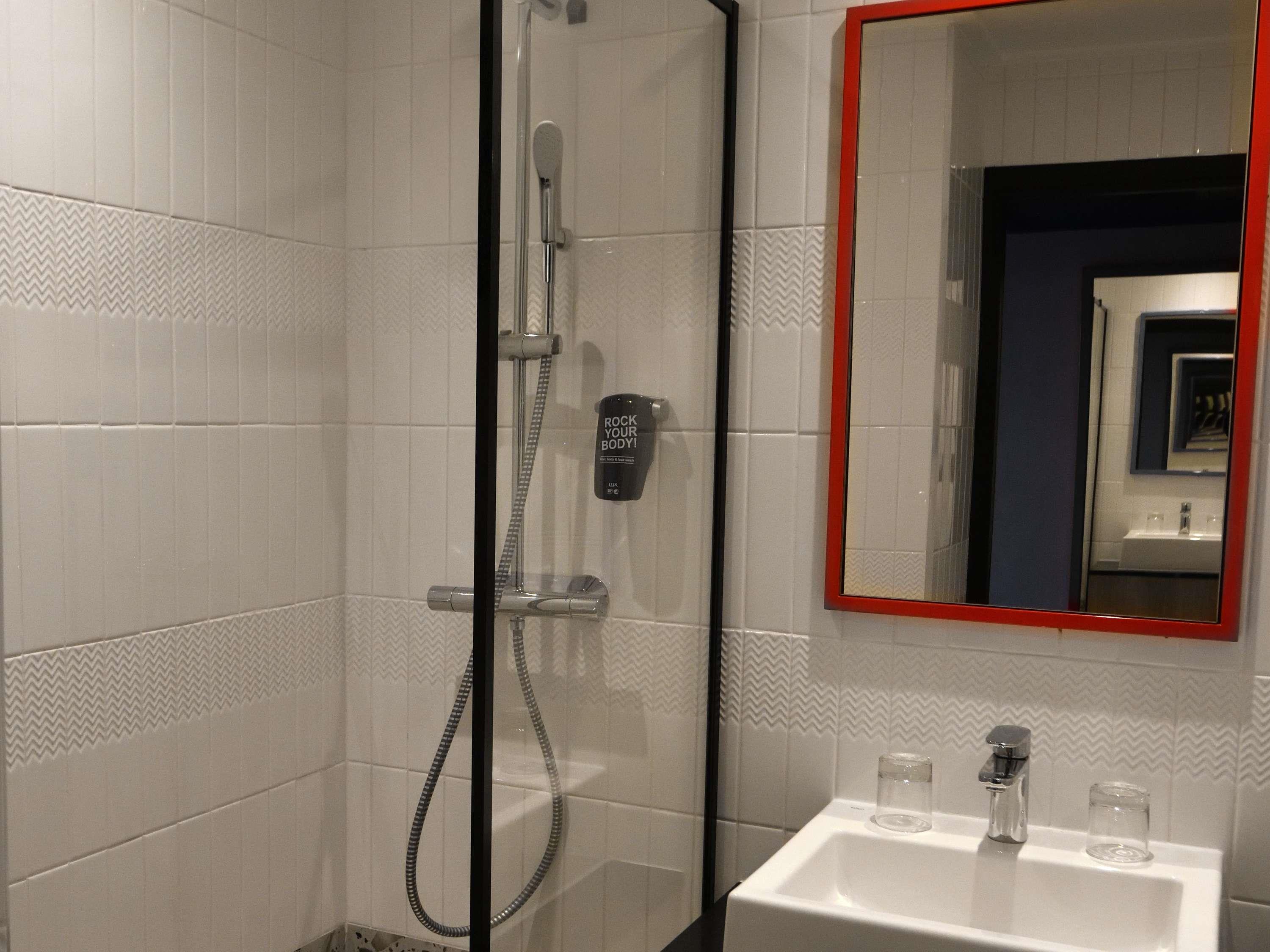 ibis Styles Abidjan Plateau - Tap to explore photos