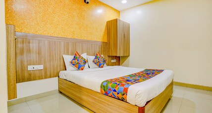 FabHotel Prakash Inn - T2 - Chhatrapati Shivaji Airport Room Type - Deluxe Room