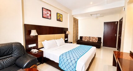 Hotel Sai Jashan Shirdi - Where blessings & comfort meet Room Type - Sai Grand Room (Royale Family Room) Complimentary Shuttle Pick Up & Drop To Sai Baba Temple (Gate-3)