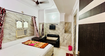 HOTEL ROXY DLX Room Type - AC Deluxe HOTEL ROXY DLX Room Type - AC Deluxe